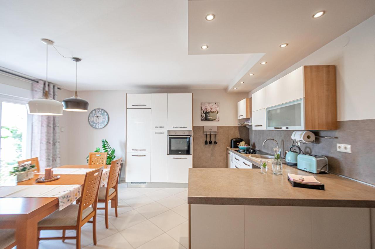 Two-Bedroom Apartment In Crikvenica Xcvii Екстер'єр фото